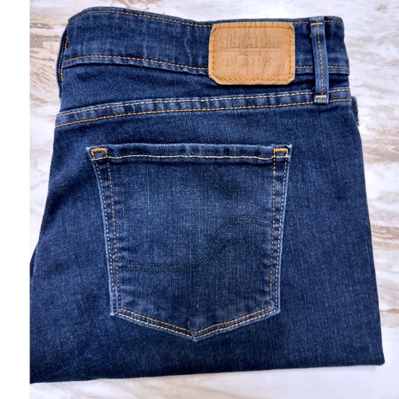 Signature by Levi Strauss & Co. Pants - Signature by Levi Strauss Women Dark Wash Bermuda Shorts Cuffed Size 12 W31